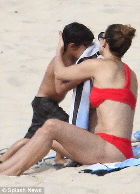 JENNIFER LOPEZ