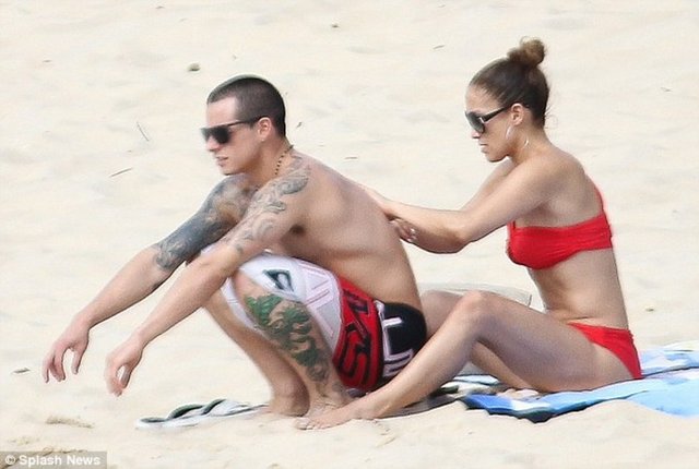 JENNIFER LOPEZ