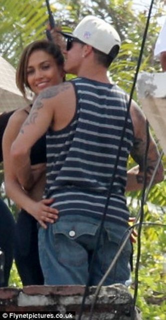 JENNIFER LOPEZ