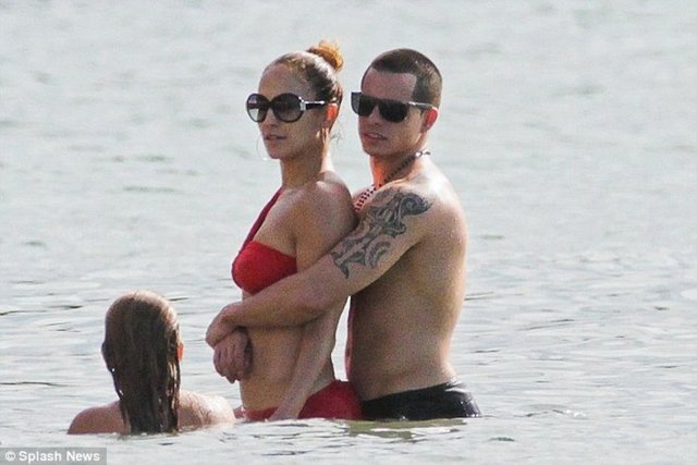 JENNIFER LOPEZ