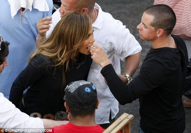JENNIFER LOPEZ