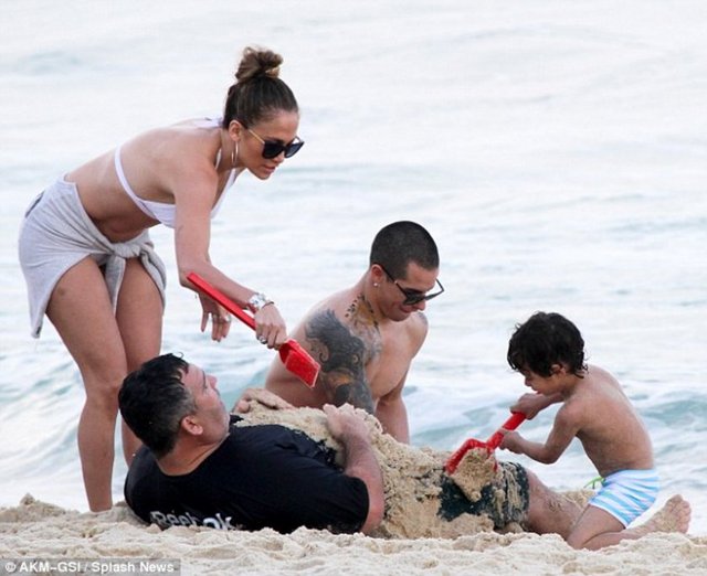 JENNIFER LOPEZ