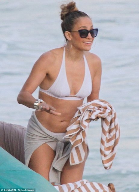 JENNIFER LOPEZ