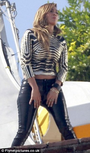 JENNIFER LOPEZ