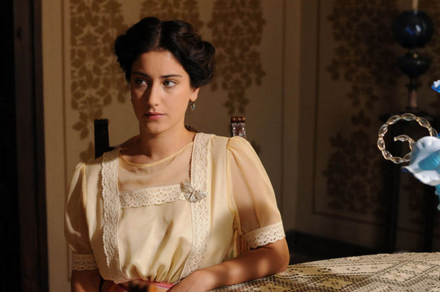 Hazal Kaya - Gaziantep doğumlu