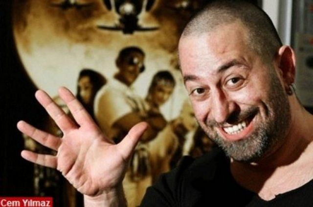 Cem Yılmaz - İstanbul doğumlu ama aslen Sivas'lı