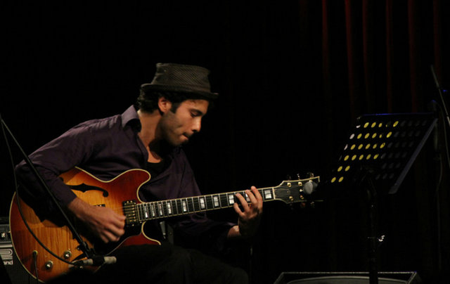 16 Kasım Cuma, İstanbul Alt'ta; saat 22.30'da, Bilal Karaman Gipsy Swing Band (feat. Sibel Köse). Giriş: 28, 23 TL. Tel: (212 244 85 67)
