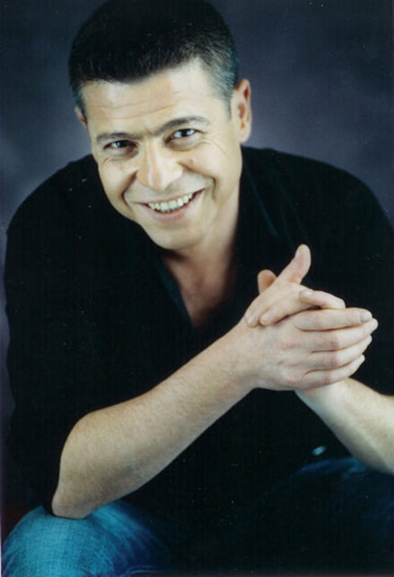 17 Kasım Cumartesi, İstanbul Jolly Joker'de; saat 22.00'den sonra Levent Yüksel. Giriş: 56 Tel: (212 249 07 49)