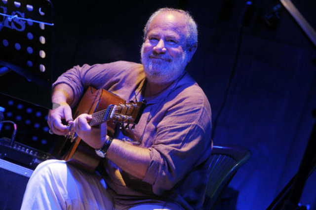 16 Kasım Cuma, Olimpia Event Hall'de; saat 22.00'den sonra Bülent Ortaçgil. Giriş: 34, 29 TL. Tel: (212 244 04 42)