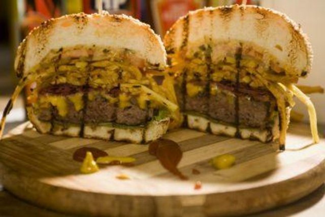 GBK / Nişantaşı Tel: (212 240 66 65)