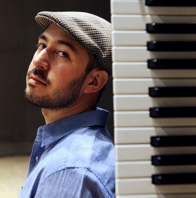 17 Kasım Cumartesi, Ghetto'da; saat 22.30'da, Red Bull Music Academy presents: Mark de Clive Lowe. Giriş: 38, 28 TL. Tel: (212 251 75 01)