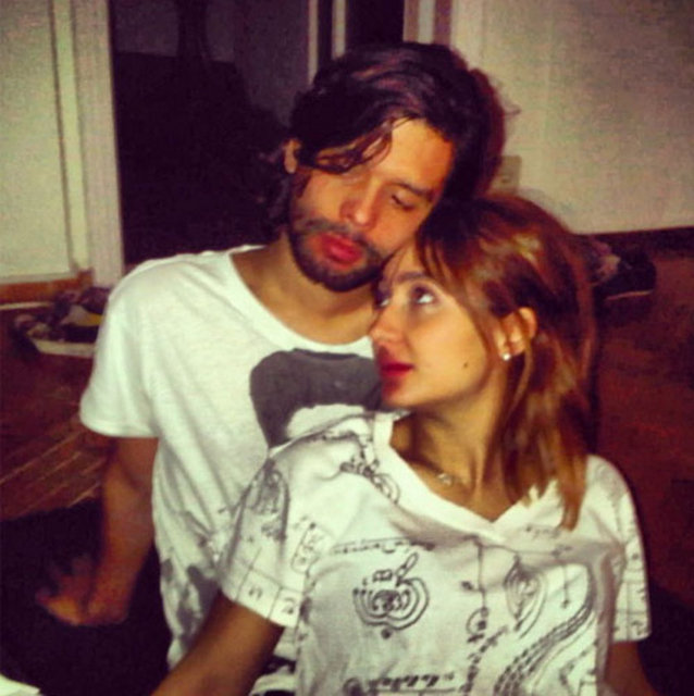 EMRE ÇAPA, ZARA TAŞ