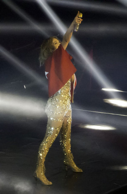 JENNIFER LOPEZ