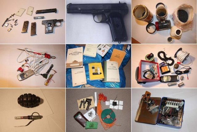 Polonya'da parlamentoya bombalı saldırı planladığı belirtilen zanlının evinde ele geçirilen bomba yapımında kullanılan malzemeler. Zanlı, Norveçli cani Anders Behring Breivik'ten ilham aldığını söyledi. -
