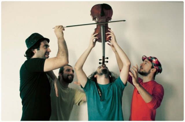 24 Kasım Cumartesi, Garajistanbul'da; saat 22.30'dan sonra Gevende. Giriş: 39, 29 TL. Tel: (212 244 44 99)