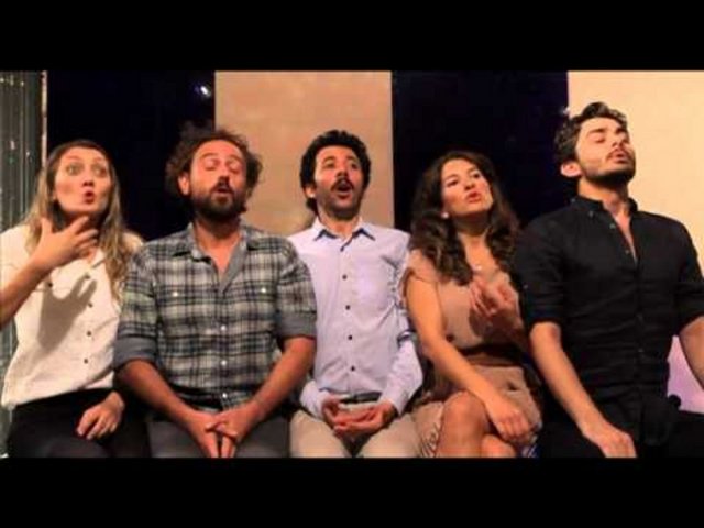 24 Kasım Cumartesi, İkinci Kat'ta; saat 20.30'da, Sami Berat Marçalı'nın yazıp-yönettiği,  - Hasibe Eren, Heves Duygu Tüzün, Tevfik Şahin, Bedir Bedir, Pınar Çağlar Gençtürk ve Güçlü Yalçıner'in rol aldığı "Yalnızlar Kulübü". Tel: (212 292 32 47)