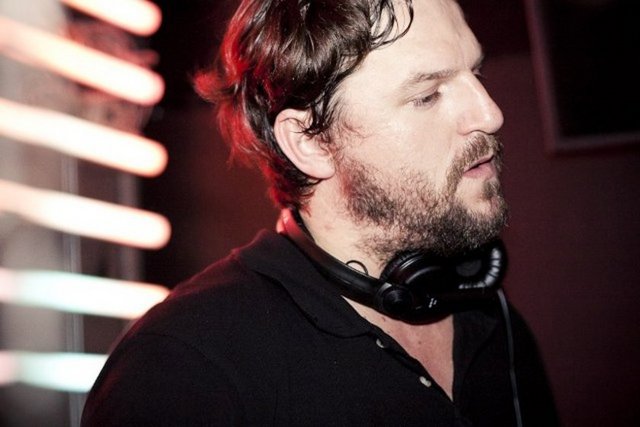 23 Kasım Cuma, İstanbul İndigo'da; saat 23.00'ten sonra Solomun-Murat Uncuoğlu-Alican. Giriş: 46, 36 TL. Tel: (212 244 85 67)