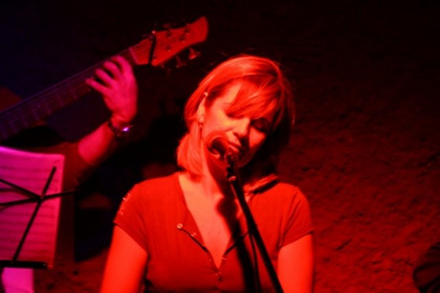 23 Kasım Cuma, İstanbul Dada'da; saat 22.00'den sonra Birsen Tezer. Giriş: (533 413 01 32)