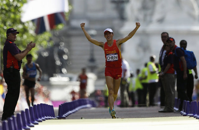 Chen Ding 20 km yürüyüşü 1:18:46 saatte koşarak dünya  rekoru kırdı.