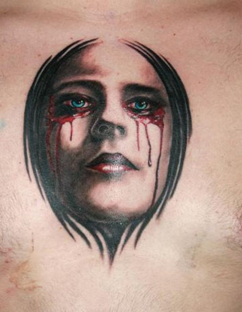 AĞLAYAN KADIN - Hispanik kökenli bu desen, dövme sahibini, dışarıda bir kadının beklediğini gösteriyor.