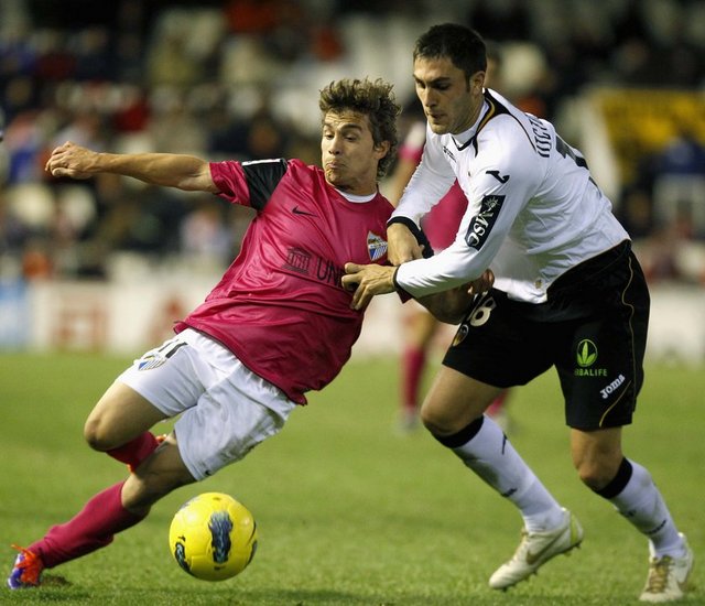 319-Malaga - ValenciaMalaga'da defans oyuncusu Nacho Monreal saktlığı sebebiyle oynamayacak. Valencia'da ise Fernando Gago, Jeremy Mathieu, Roberto Soldado (sarı kart cezalısı), Joao Pereire ve Victor Ruiz (sarı kart cezalısı) bu maçta forma giyemeyecekler.