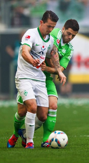 204-Wolfsburg - Werder BremenWolfsburg deplasmanına giden Werder Bremen'de kırmızı kart cezalı olan Assani Lukimya dışında bir eksik bulunmuyor. Ev sahibi ekipte ise herhangi bir eksik bulunmuyor.