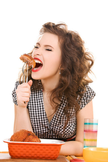 10-Her üç saatte bir yemek yiyin.Sık aralıklarla yemek yemek daha hızlı kilo verdiriyor ve kan şekerinin dengelenmesini sağlıyor. -