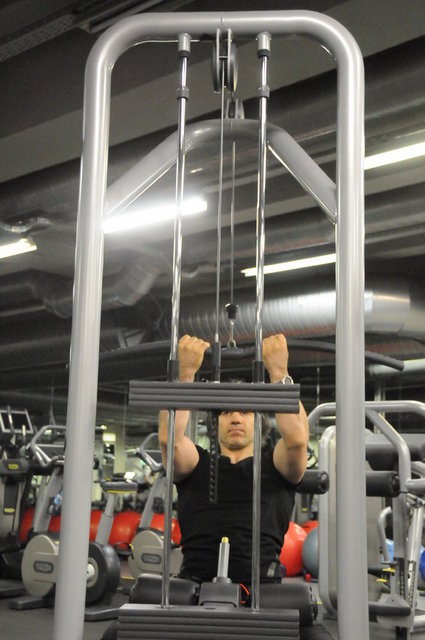 Lat Mach  -  -  - Belirtilen rahatsızlıklarda Lat Mach kapalı ve ters tutuşla çalışılması önerilir.   -