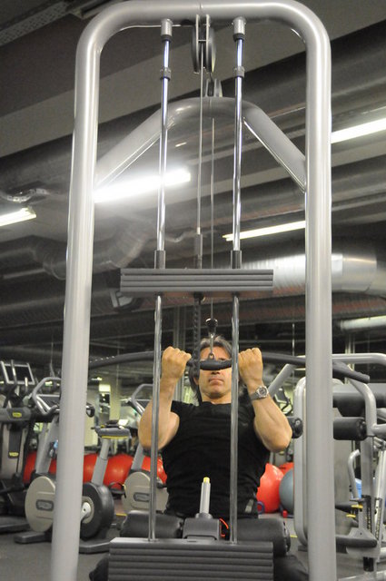 Lat Mach  -  -  - Belirtilen rahatsızlıklarda Lat Mach kapalı ve ters tutuşla çalışılması önerilir.   -