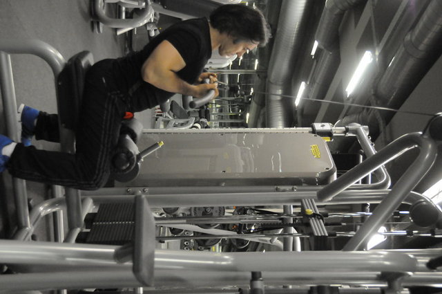 Lat Mach  -  -  - Belirtilen rahatsızlıklarda Lat Mach kapalı ve ters tutuşla çalışılmalıdır. Aynı çalışmayı yandan görüyorsunuz. -