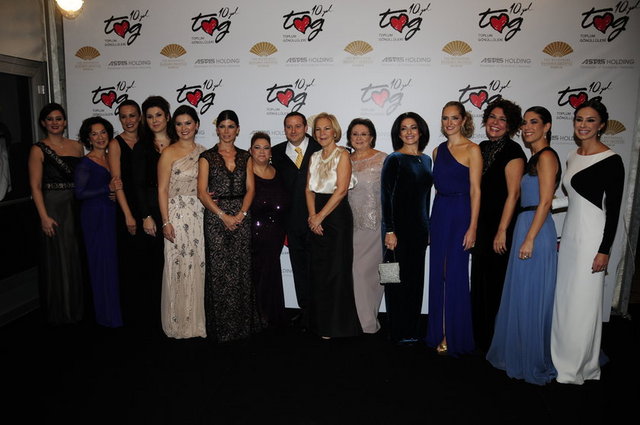 CEYLAN DURAN ÜÇGÜN, ÖZLEM GÜSAR, ÖZLEM ÇAMLIBEL, HÜLYA ELTEMUR, ZEYNEP ÜSTÜNEL, RANEE SABAN, NİLÜFER DUNA, MİHRİBAN PEKER, SERYA VURAL, ASLI ARIKOĞLU, BURCU HANİF