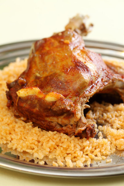 B12 VitaminiCiğer, et, süt ve balıkta bulunur, anemi ve sinir hastalıklarının iyileşmesinde yardımcıdır.