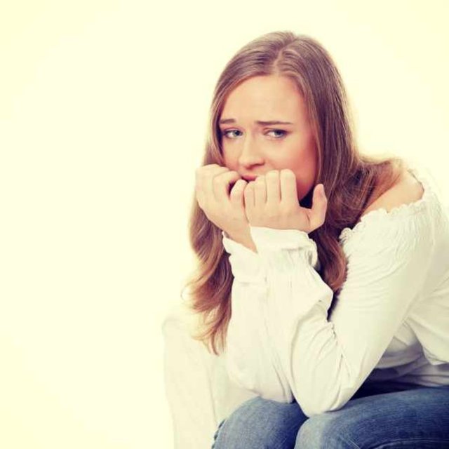 İç hastalıkları Uzmanı Dr. Ayça Kaya, son yıllarda çevremiz de çok duyulan Vitamin B12 eksikliğine dikkat çekiyor. Gerçekten de B12 vitami eksikliği insan yaşamında başta sinir sistemi olmak üzere, hafıza, konsantrasyon, kaygı, stres, vücut ağrıları,