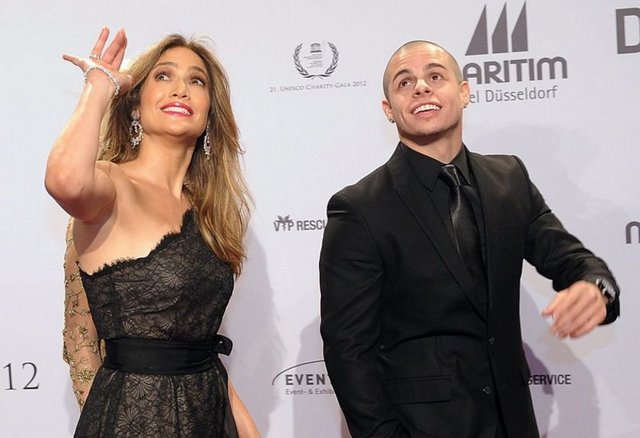 JENNIFER LOPEZ, CASPER SMART