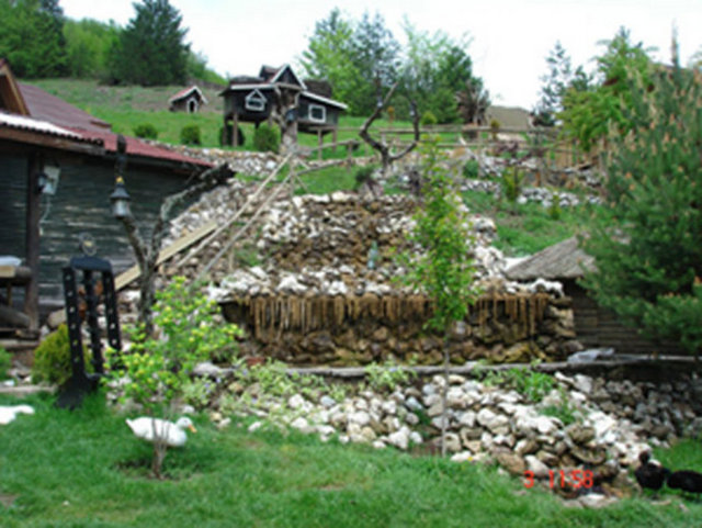 Abant Yeşilev Masal Evleri / Abant Tel: (374 237 11 49)