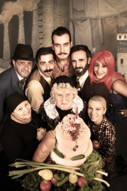 30 Kasım Cuma, Afife Jale Sahnesi'nde; saat 20.30'da, Esen Çamurdan'ın yazdığı, Zafer Algöz'ün yönettiği, Ayça Koyunoğlu, Şebnem Bilgeer, Berk Yaygın, Aşkın Şenol, Deniz Güzelmeriç, Fatih Koyunoğlu \ Deniz Özmen ve Çetin Kaya'nın rol aldığı "Babaannem 100 Yaşında". Tel: (212 260 02 16)