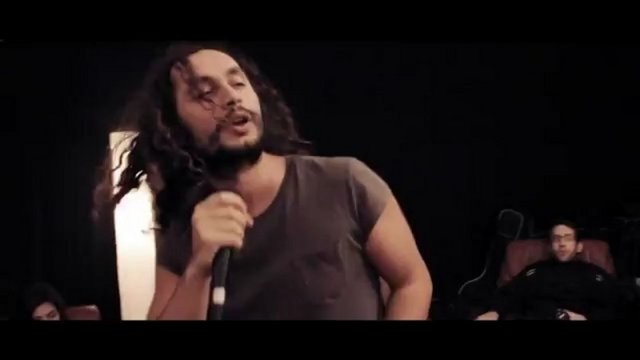 30 Kasım Cuma, İstanbul Live'da; saat 21.30'da, Hakan Vreskala. Kimdir diyenlere: 10 yıllık İsveç macerasından, Stockholm Kraliyet Konservatuarından başlayıp, sokak müzisyenliğinde harmanladığı; balkan romanlarıyla katık edip, Şivan Perwer turnelerinde pişirdiği; düğünlerde ve tek kişilik şovlarinda topladığı her şeyi, varını yoğunu ortaya koyduğu albümü 'Her Köyde Bir Deli Var'ın tanıtım konseri. Giriş: 23 TL. Tel: (541 889 10 90)
