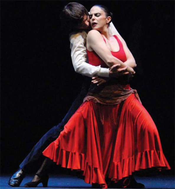 1 Aralık Cumartesi, Cemal Reşit Rey Konser Salonu'nda; saat 20.00'de, "Antonio Gades Flamenco". Antonio Gades Company: Carmen Prosper Merimée'nin çalışmasından esinlenmiş. Giriş: 93, 63 TL. Tel: (212 232 98 30)