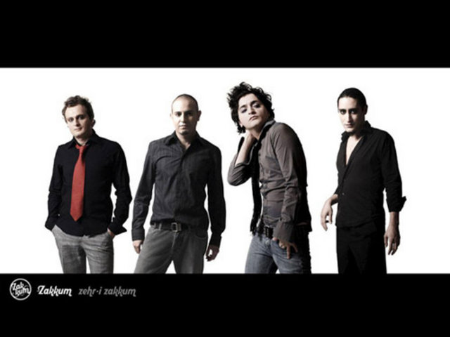 30 Kasım Cuma, İstanbul Jolly Joker'de; saat 22.00'den sonra Zakkum. Giriş: 34 TL. Tel: (212 249 07 49)