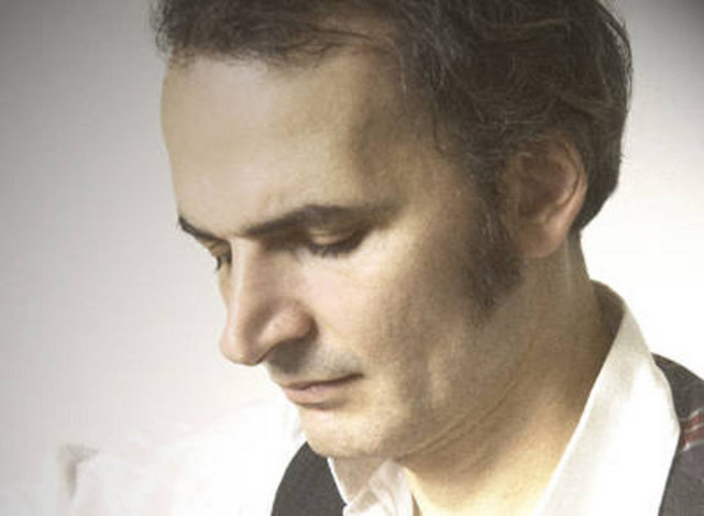 30 Kasım Cuma, Salon İKSV'de; saat 22.30'da, Mavi Sakal grubunun eski vokalisti Genç Osman. Giriş: 25,2 0 TL. Tel: (212 334 08 41) -