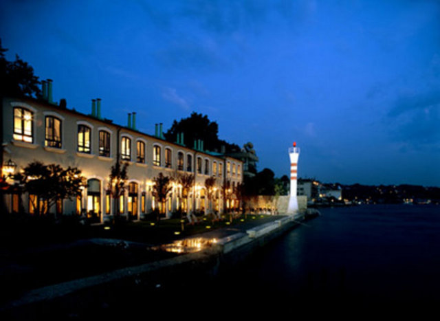 Sumahan Otel / Çengelköy Tel: (216 422 80 08)