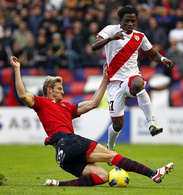 140-Osasuna - Vallecano İspanya La Liga'nın açılış mücadelesinde alt sıralardan kurtulmak isteyen Osasuna bu sezona iyi başlayan Rayo Vallecano'yu konuk ediyor. Karşılaşma öncesinde her iki takımda da önemli bir eksik bulunmuyor.