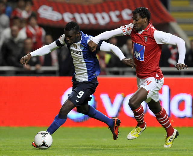 141-Braga - Porto Portekiz Kupası 5. tur mücadelesinde Braga Porto'yu konuk ediyor. Bu maç öncesinde her iki takımda da önemli bir eksik bulunmuyor. her iki takımında turu geçmek için büyük bir mücadele sergileyeceği bu maçta kıran kırana bir maç geçmesi bekleniyor.