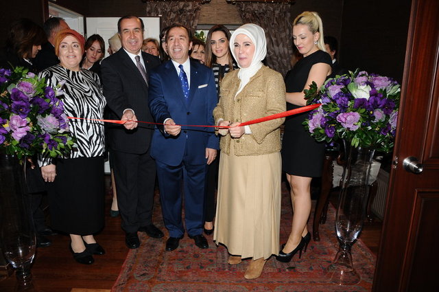 ALMILA AKGÜL, ALATTİN BÜYÜKKAYA, AZİZ AKGÜL, MİRAY AKGÜL, EMİNE ERDOĞAN 