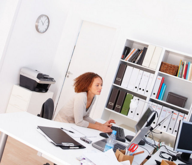 Her gün kendiniz için sevdiğiniz bir şey yapın: İşyerinde yapmaktan keyif aldığınız bir şey belirleyin, ve o şeyi her gün yapın. Bu işyeri bahçesinde yürüyüş, bilgisayarda kısa süreli oyun oynama, sevdiğiniz bir arkadaşı odasında ziyaret etme ya da sizin belirleyeceğiniz başka herhangi bir şey olabilir. Sevdiğiniz bişeyi belirleyin ve bunu her gün yapmaya mutlaka özen gösterin.