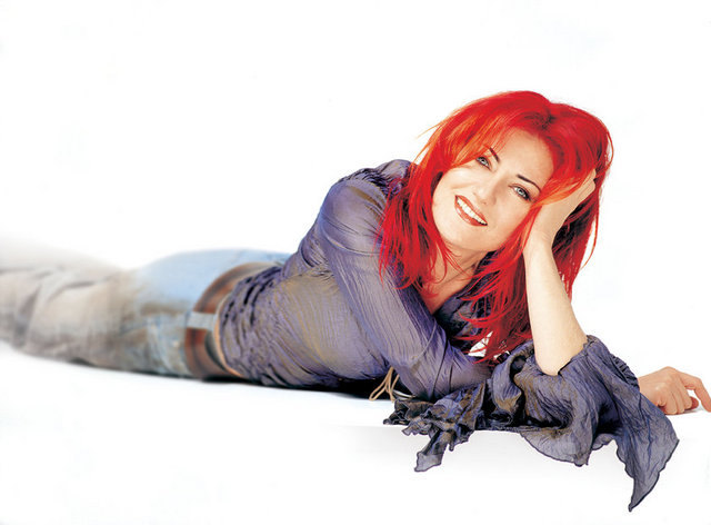 Hayal güçleri sınırsız olmakla birlikte, düşünceleri bulundukları anın ötesinde, akılcı ve sezgiseldir. Kovalar dik kafalıdırlar ve Kova burcu olanlar dahidir.