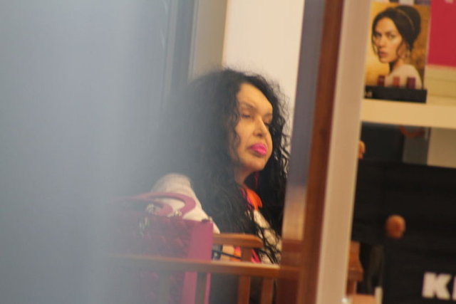 Verdiği konserlerde yaptığı makyajla ve giydiği kıyafetlerle çok beğenilen 42 yaşındaki Şebnem Ferah'ı bu haliyle hayranları bile zor tanımıştı.