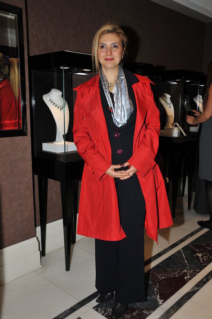 ARZU ÖZAL 