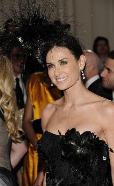 Hamileyken Vanity Fair'e çıplak poz vermesi gibi herkesin ilgisini çekecek gösteriler yapmasıyla şöhrete ulaştı.