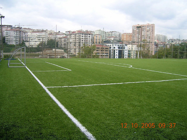 Etiler Naturel Park Halı Sahası / 1. Levent  - Tel: (212 352 70 65)